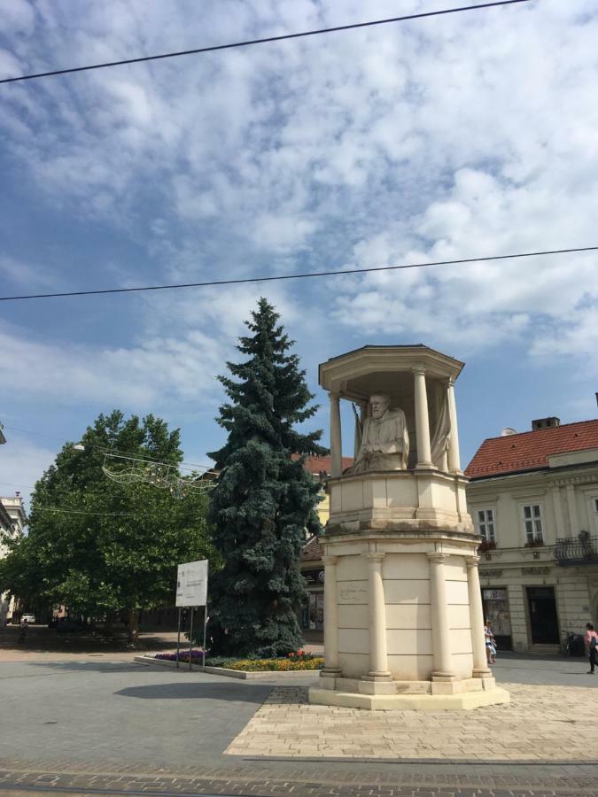 Mse Apartman Miskolc Buitenkant foto