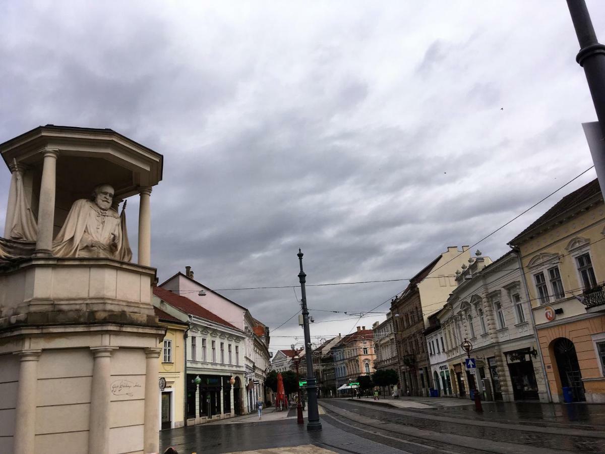 Mse Apartman Miskolc Buitenkant foto