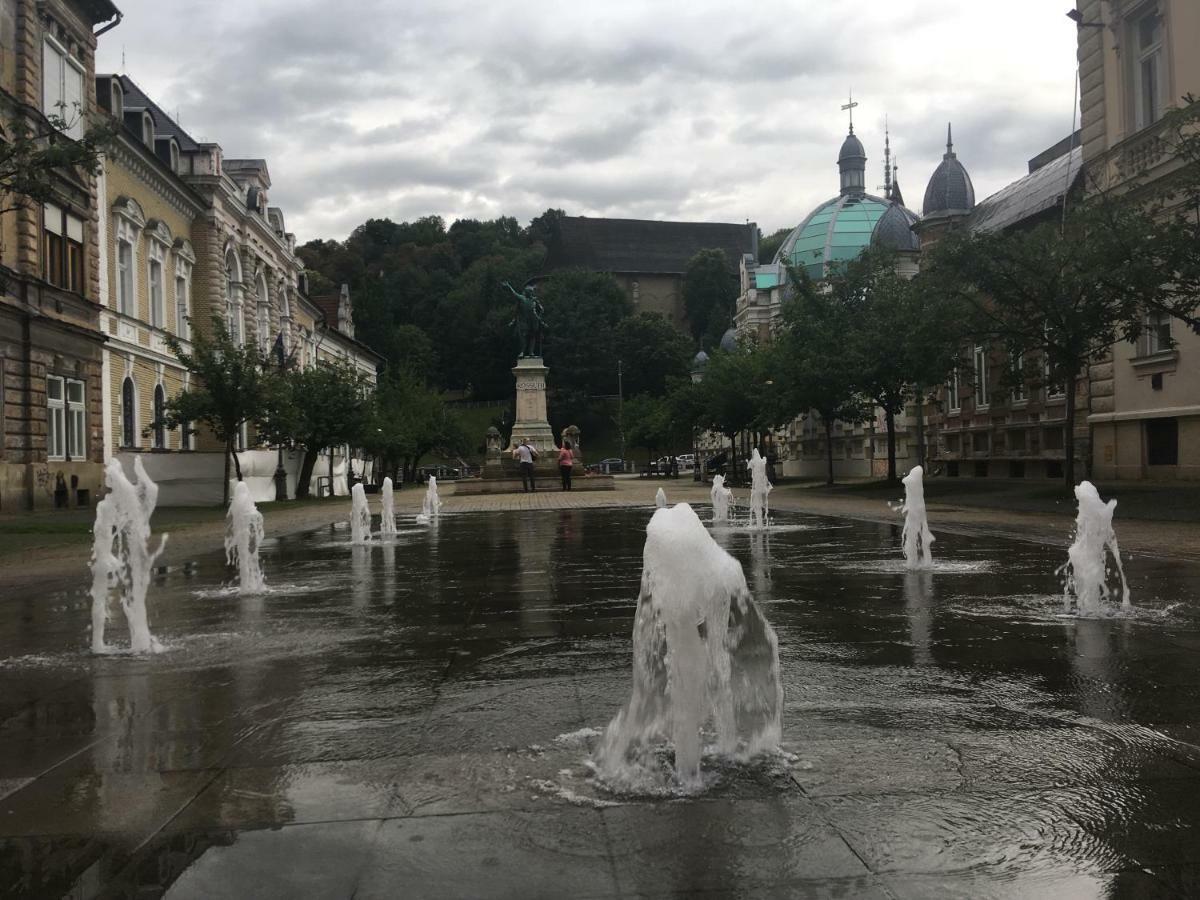 Mse Apartman Miskolc Buitenkant foto