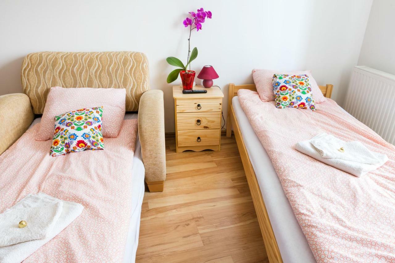 Mse Apartman Miskolc Buitenkant foto