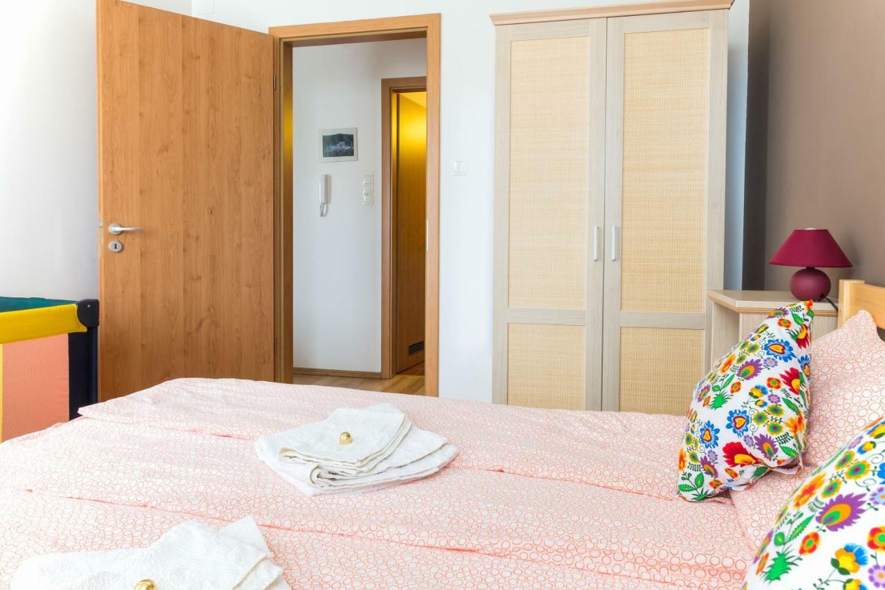 Mse Apartman Miskolc Buitenkant foto