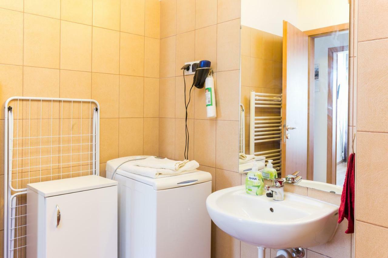 Mse Apartman Miskolc Buitenkant foto